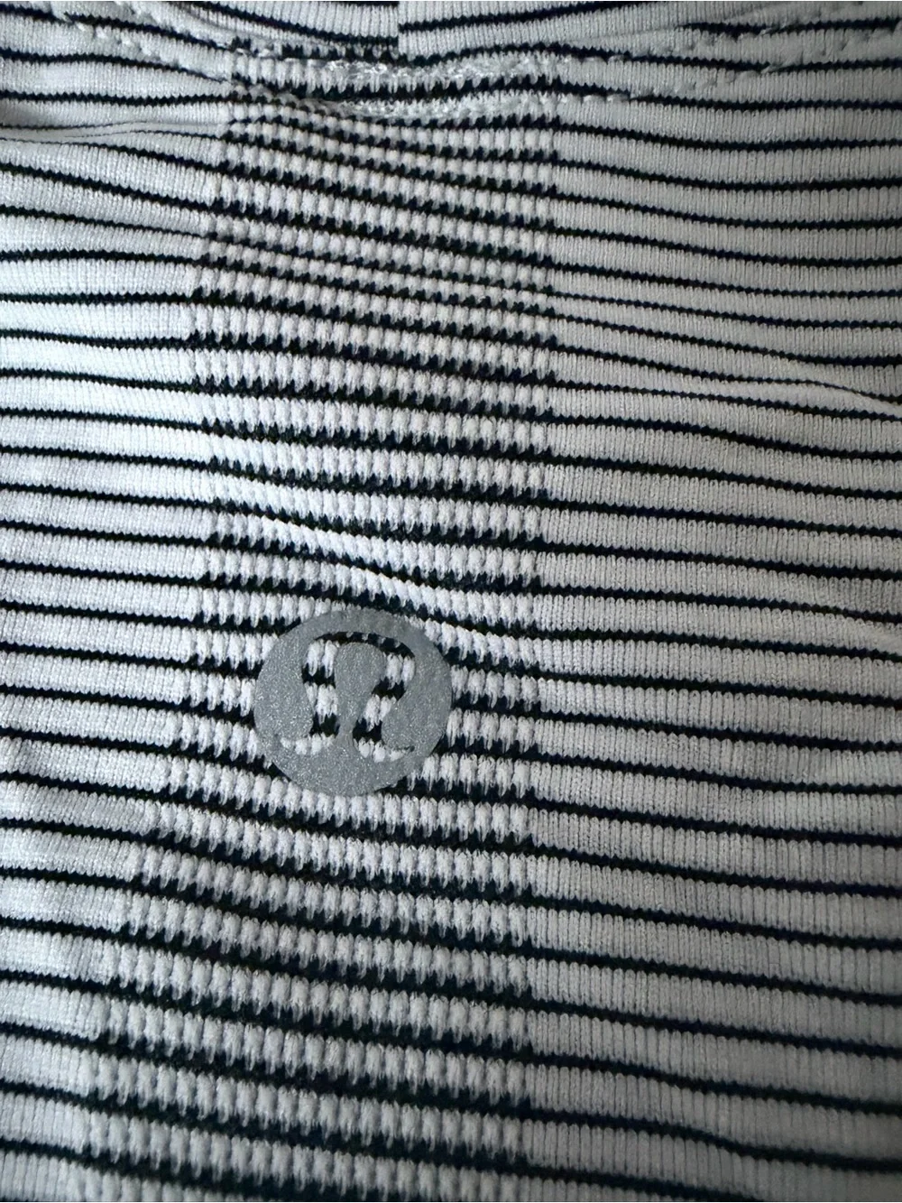 Lululemon Women’s Striped performance Short Sleeve Tee - black & White